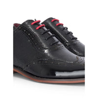 Flynn - Sapatos Brogue Masculinos em Couro Envernizado Preto