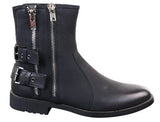 Botas masculinas de motociclista com zíper, estilo punk rock, com fivela no tornozelo e fechamento por tira.