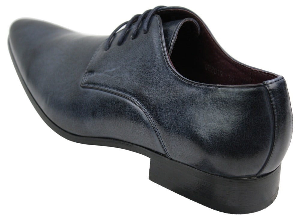Sapatos masculinos de couro nas cores azul, preto, creme e bege, com design italiano, bico fino e cadarço.