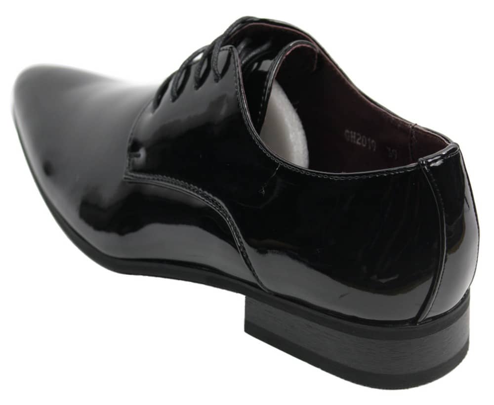 Sapatos masculinos elegantes com cadarço, forrados em couro, para escritório, festa ou casamento, design italiano, verniz brilhante.