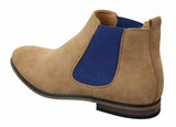 Botas Chelsea masculinas de camurça italiana, estilo slip-on, para um visual elegante e casual no deserto.