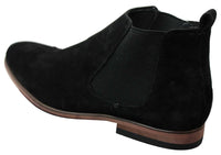 Botas Chelsea masculinas de camurça italiana, estilo slip-on, para um visual elegante e casual no deserto.