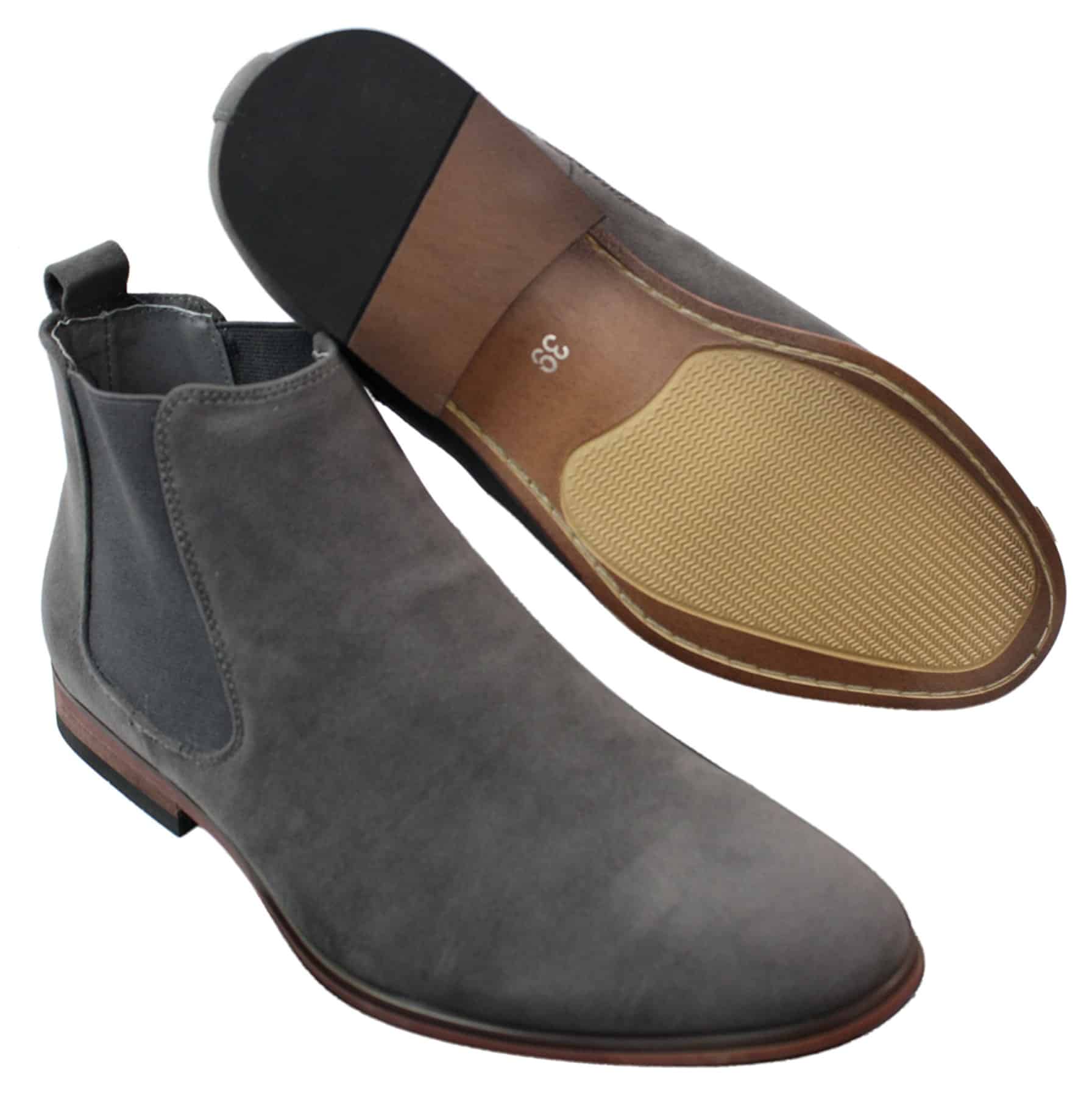 Botas Chelsea masculinas de camurça italiana, estilo slip-on, para um visual elegante e casual no deserto.