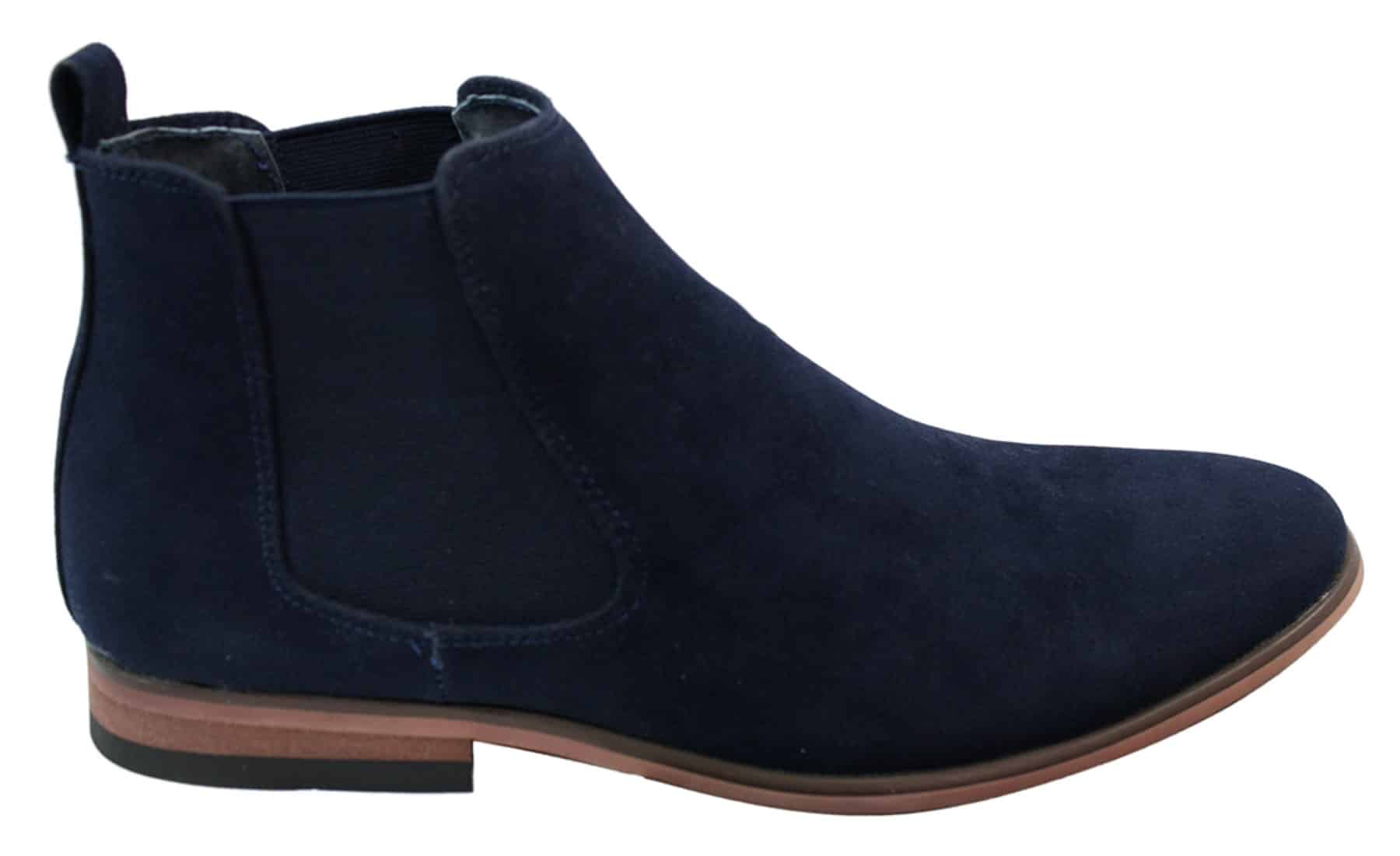 Botas Chelsea masculinas de camurça italiana, estilo slip-on, para um visual elegante e casual no deserto.
