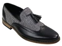 Mocassins masculinos de tweed e couro, estilo mocassim, com detalhe de borla, design vintage retrô.
