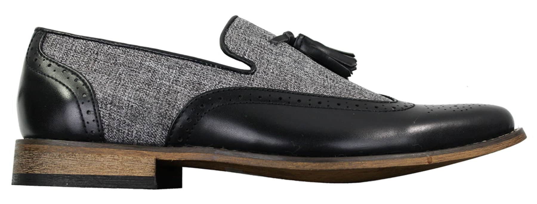 Mocassins masculinos de tweed e couro, estilo mocassim, com detalhe de borla, design vintage retrô.