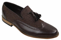 Mocassins masculinos de tweed e couro, estilo mocassim, com detalhe de borla, design vintage retrô.