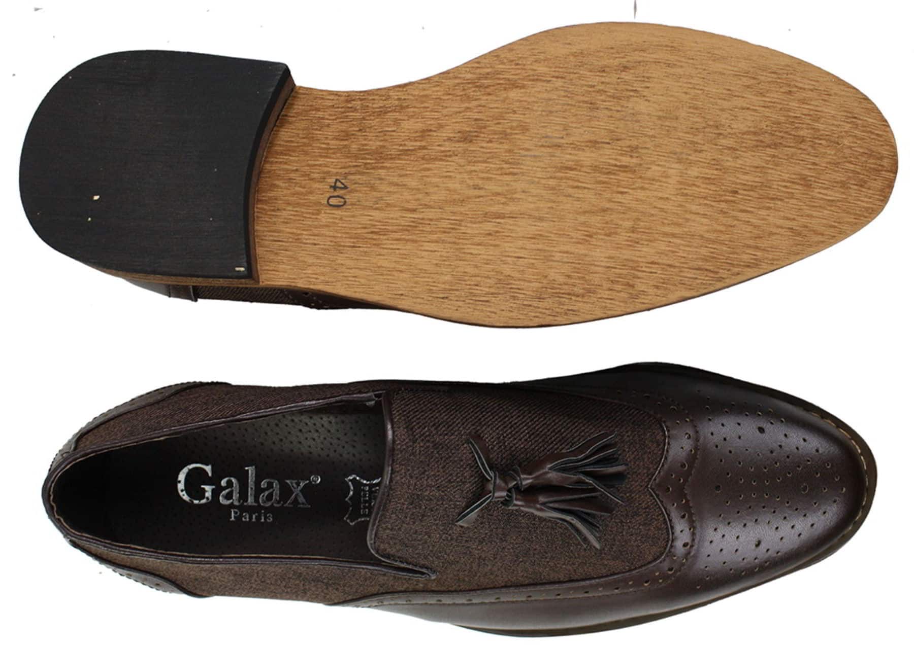 Mocassins masculinos de tweed e couro, estilo mocassim, com detalhe de borla, design vintage retrô.