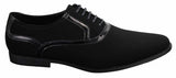 Sapatos masculinos pretos com cadarço, estilo casual elegante, em camurça com detalhes em couro envernizado brilhante.