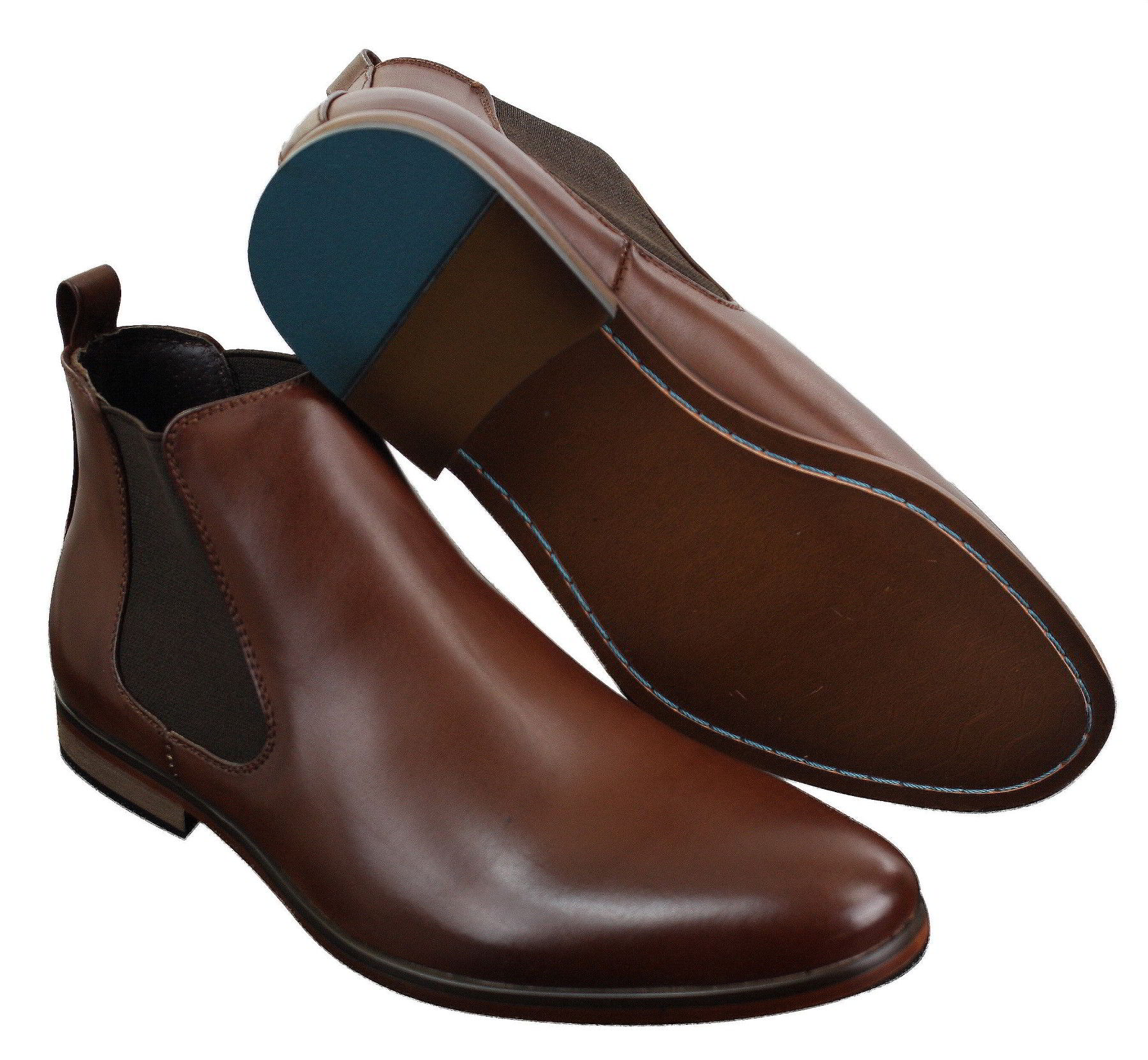 Sapatos masculinos pretos com cadarço, estilo casual elegante, em camurça com detalhes em couro envernizado brilhante.