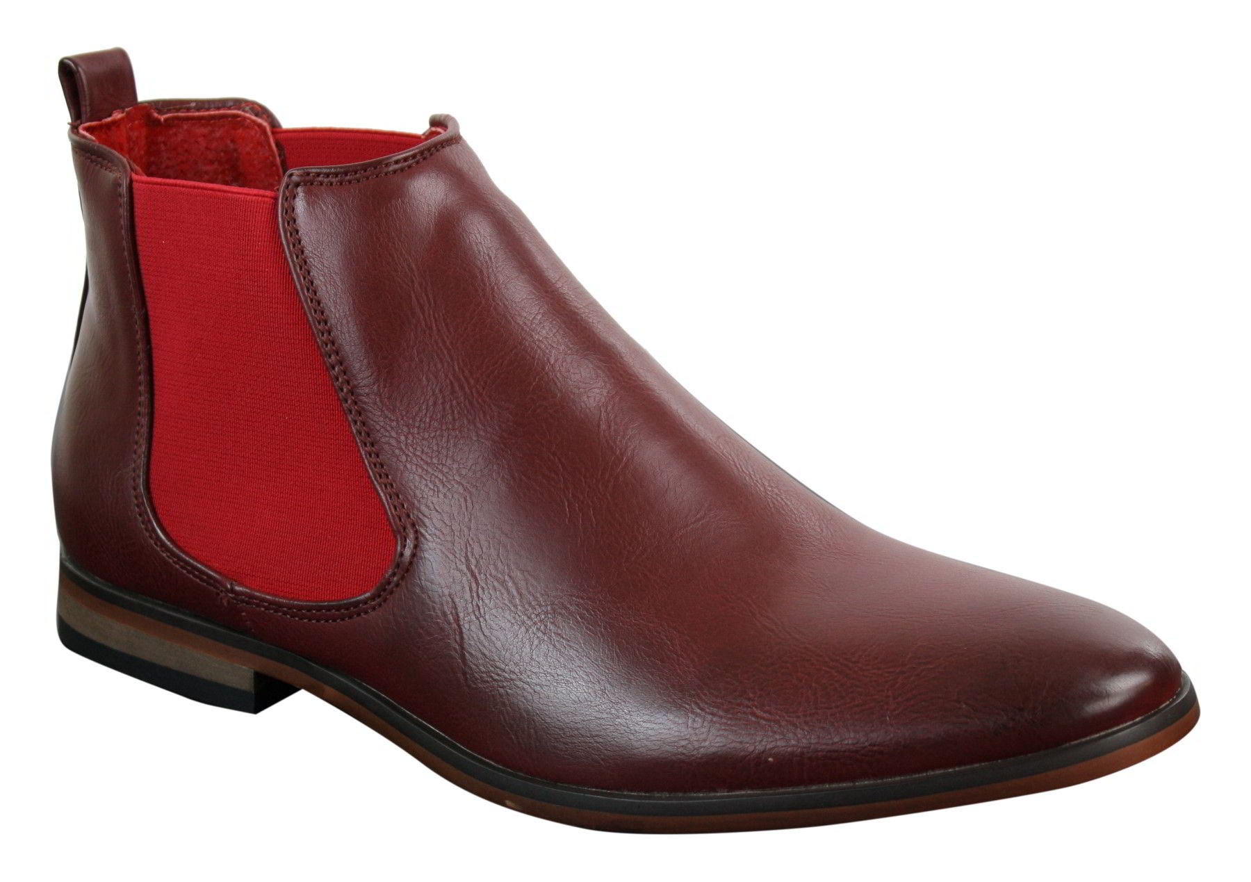 Sapatos masculinos pretos com cadarço, estilo casual elegante, em camurça com detalhes em couro envernizado brilhante.