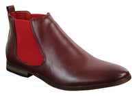 Sapatos masculinos pretos com cadarço, estilo casual elegante, em camurça com detalhes em couro envernizado brilhante.