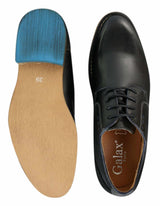 Sapatos sociais masculinos Galax GH3117, com cadarço, em couro clássico marrom-claro e camurça preta.