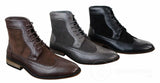 Botas Chelsea Brouge masculinas de cano curto em couro camurça italiana, elegantes e casuais, com cadarço e estilo retrô.