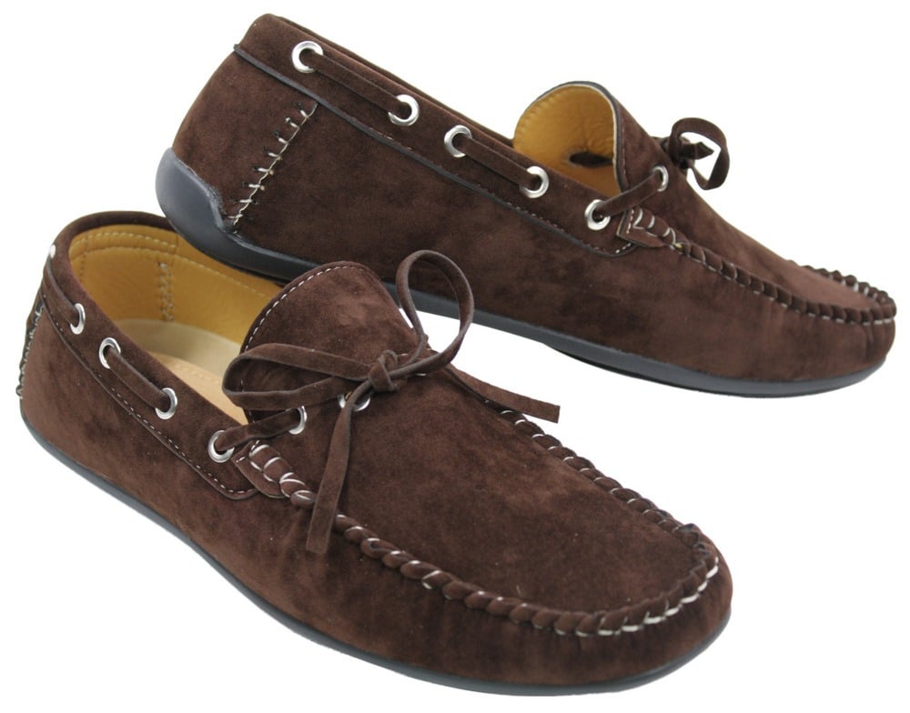 Mocassim masculino náutico em camurça, com cadarço, nas cores marrom e azul, estilo italiano.