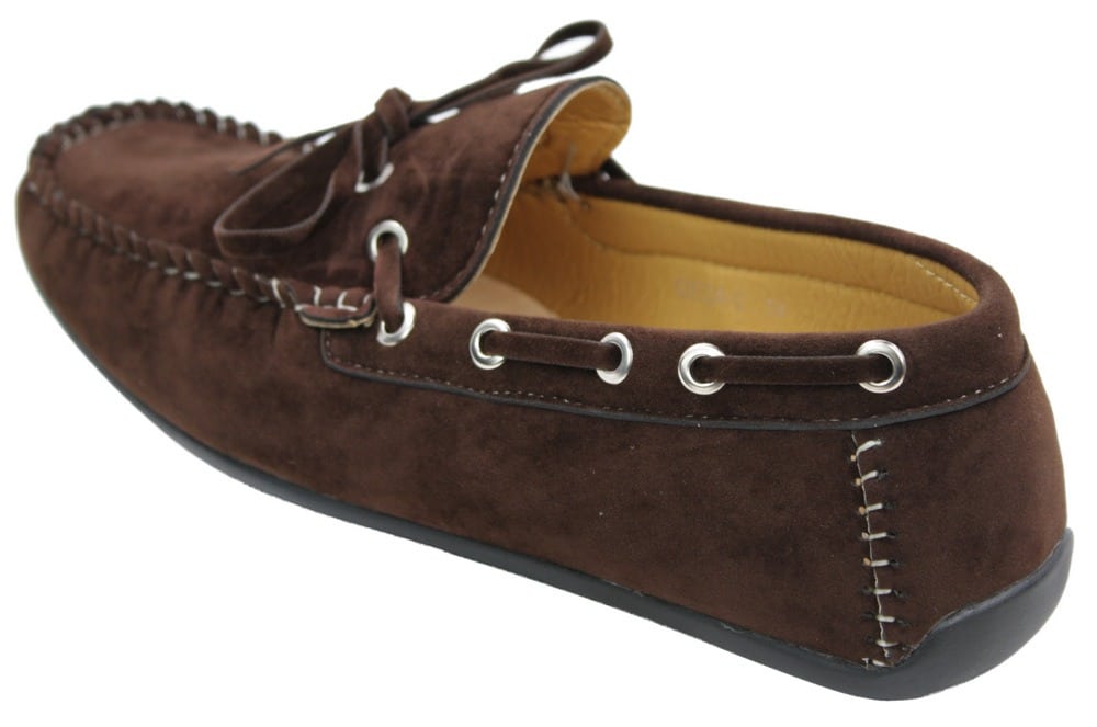 Mocassim masculino náutico em camurça, com cadarço, nas cores marrom e azul, estilo italiano.