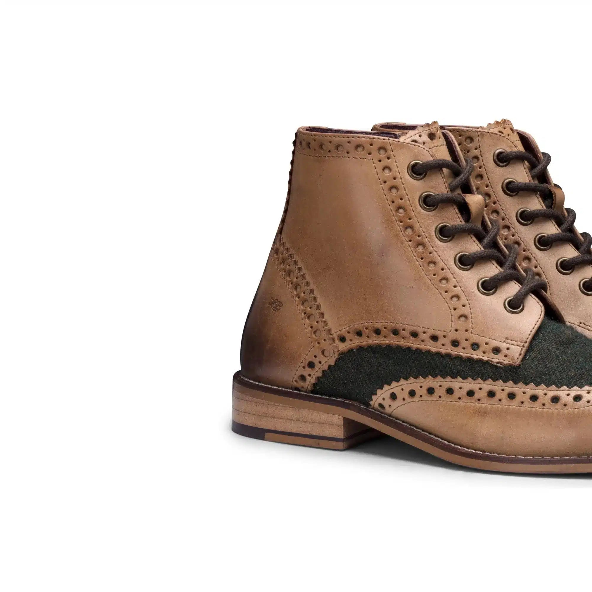 Botas masculinas vintage em couro legítimo, estilo brogue, anos 1920, em camurça e tweed, com cadarço, elegantes e formais.