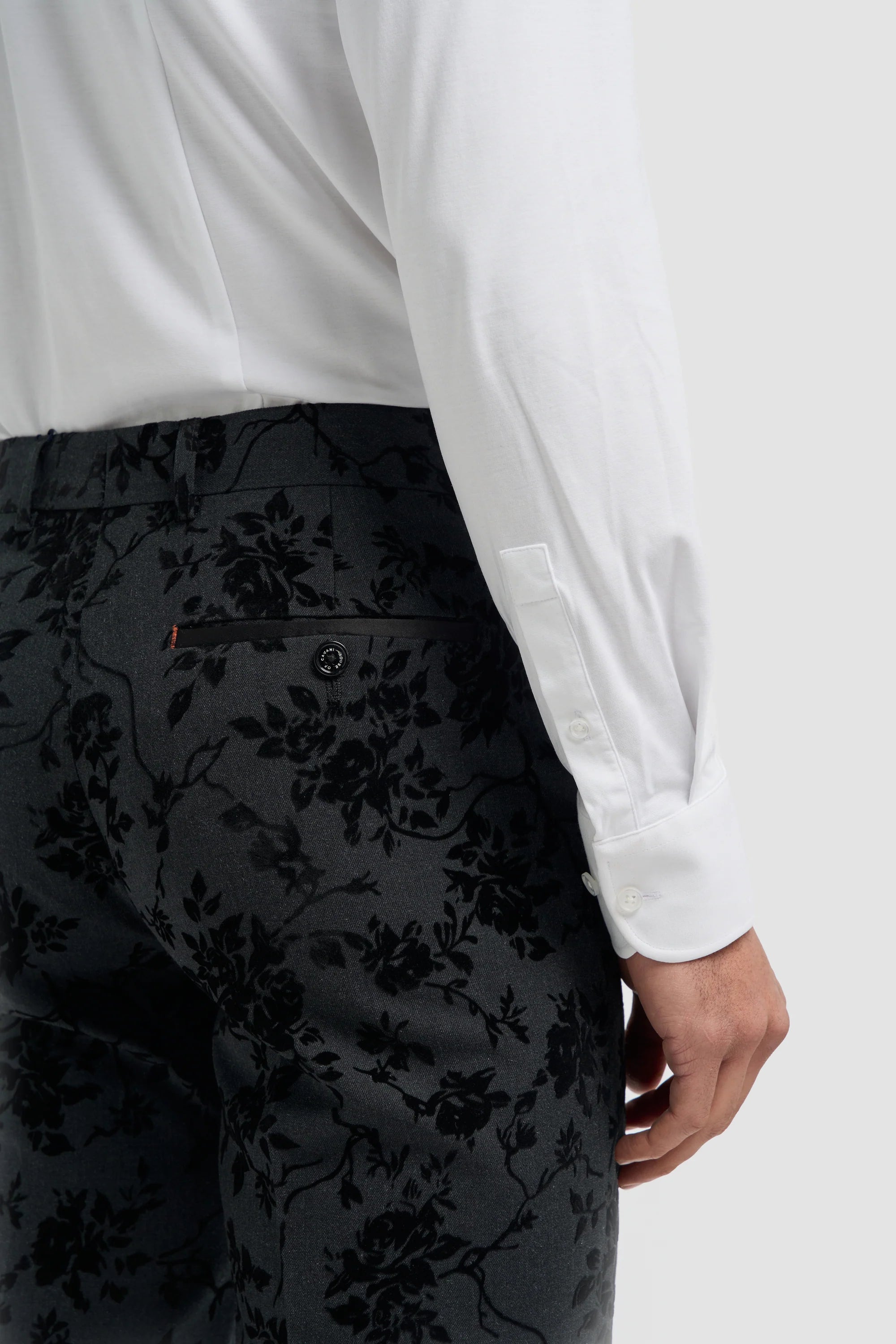 Terno masculino preto de veludo com estampa paisley, 3 peças