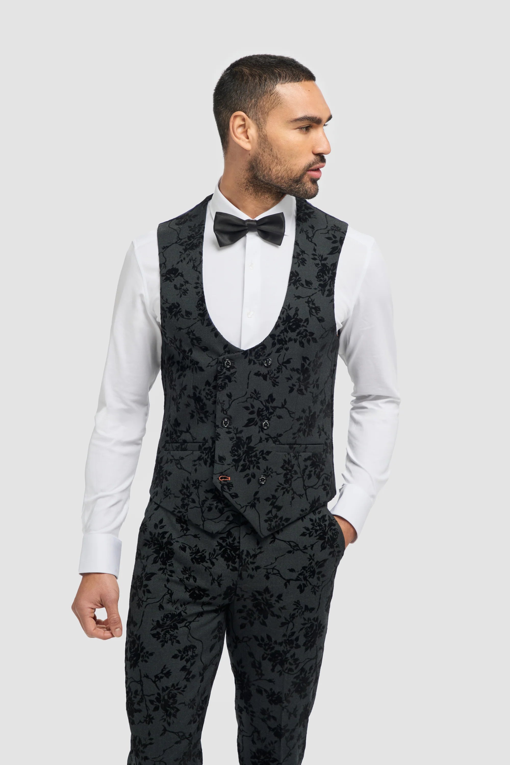 Terno masculino preto de veludo com estampa paisley, 3 peças