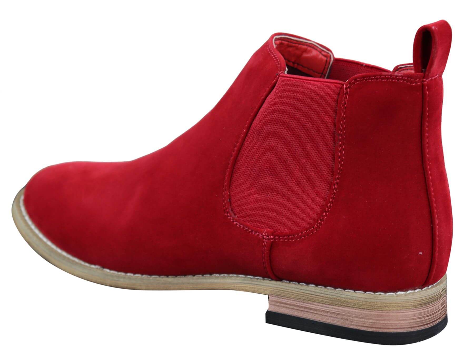 Botas Chelsea masculinas de camurça italiana, estilo slip-on, para um visual elegante e casual no deserto.