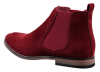 Botas Chelsea masculinas de camurça italiana, estilo slip-on, para um visual elegante e casual no deserto.