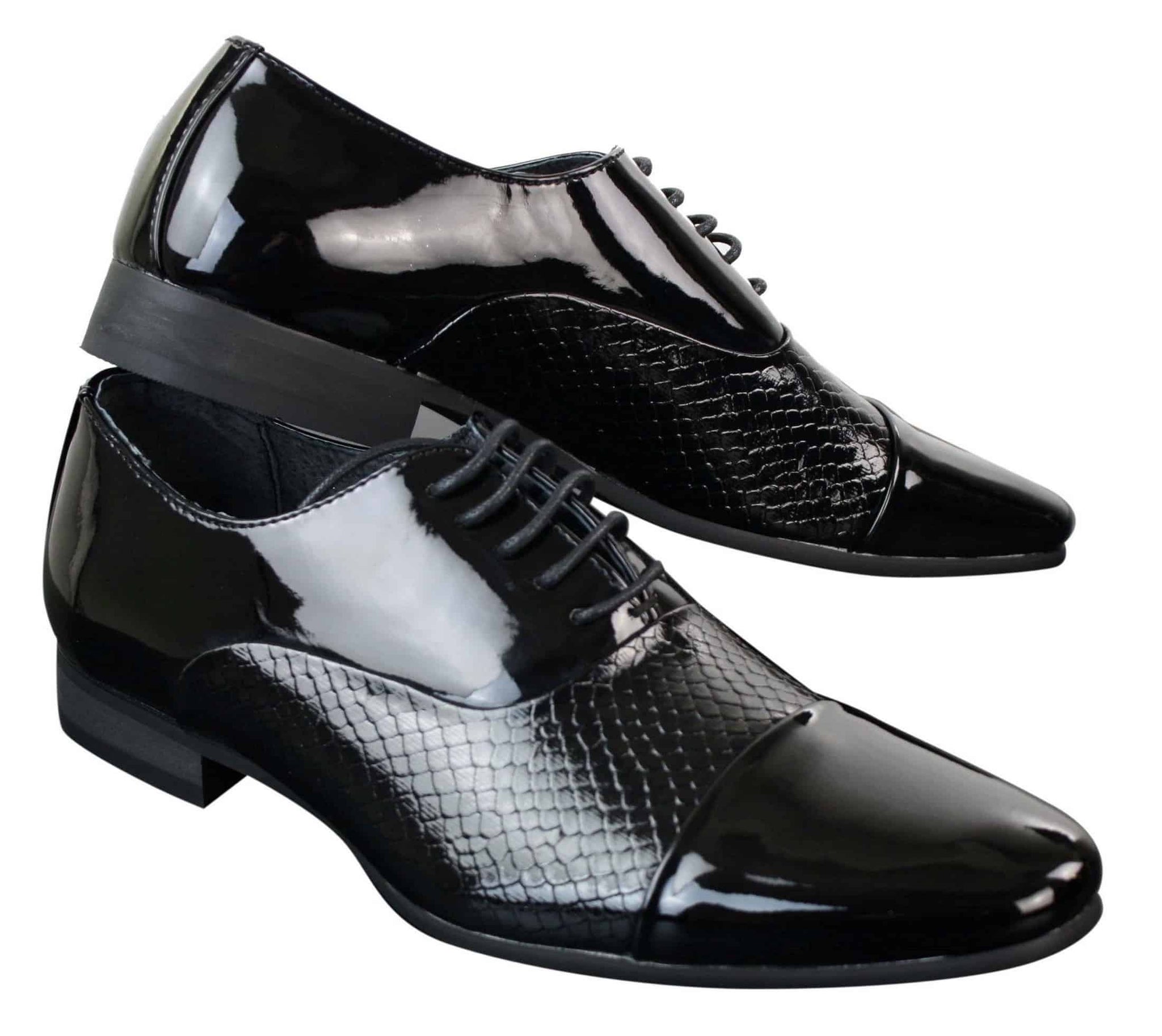 Sapatos masculinos de couro envernizado brilhante com cadarço, estampa de cobra, design italiano, nas cores preto e branco.