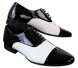 Sapatos masculinos de couro envernizado brilhante com cadarço, estampa de cobra, design italiano, nas cores preto e branco.