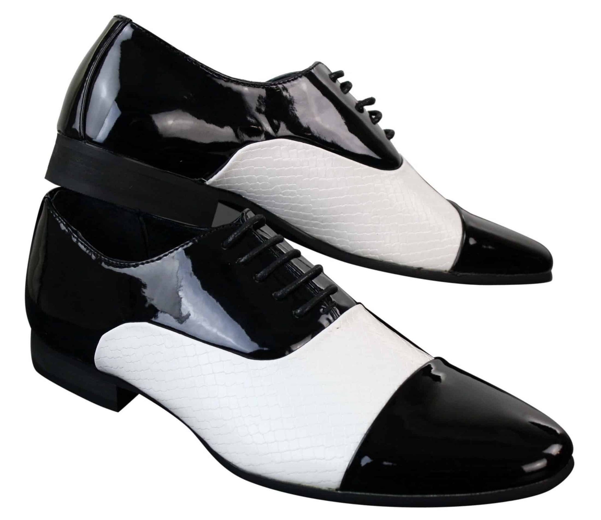 Sapatos masculinos de couro envernizado brilhante com cadarço, estampa de cobra, design italiano, nas cores preto e branco.