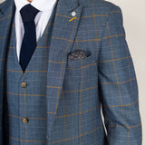 Terno masculino Gisborne de 3 peças, xadrez azul-marinho com detalhes em mostarda.