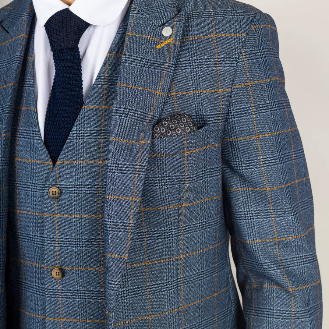 Terno masculino Gisborne de 3 peças, xadrez azul-marinho com detalhes em mostarda.