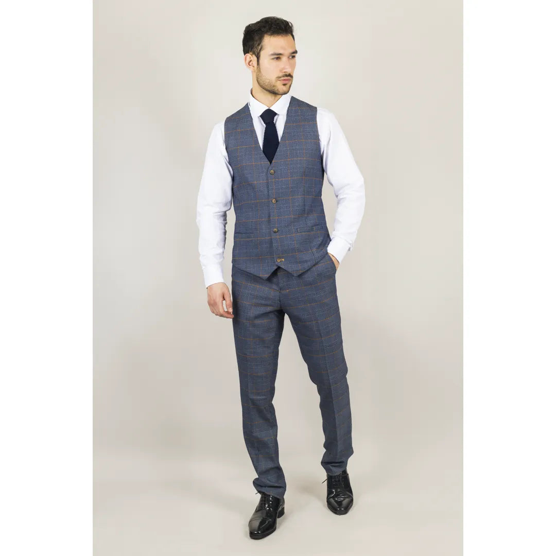 Terno masculino Gisborne de 3 peças, xadrez azul-marinho com detalhes em mostarda.