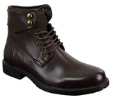 Botas masculinas de cano curto estilo militar com cadarço, em couro preto e marrom.