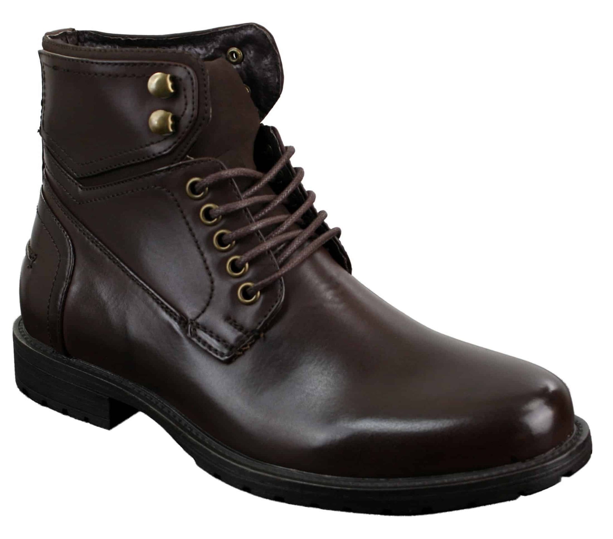 Botas masculinas de cano curto estilo militar com cadarço, em couro preto e marrom.
