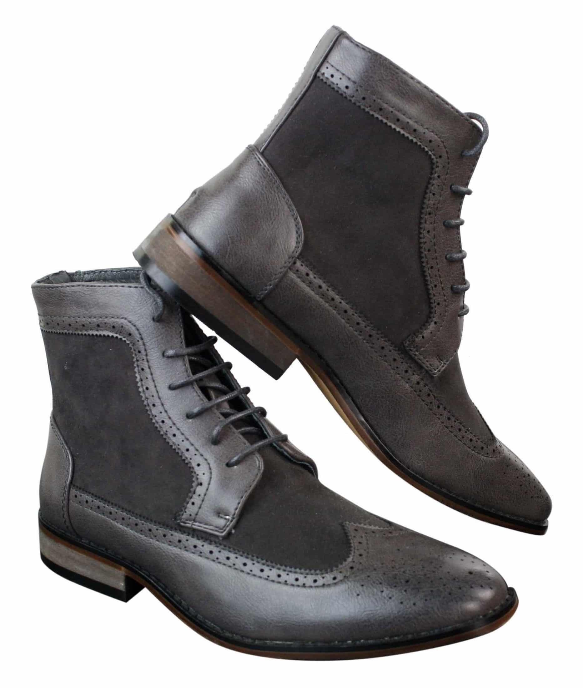Botas Chelsea Brouge masculinas de cano curto em couro camurça italiana, elegantes e casuais, com cadarço e estilo retrô.