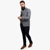 Terno elegante de lã de 3 peças Happy Gentleman com colete marrom contrastante.