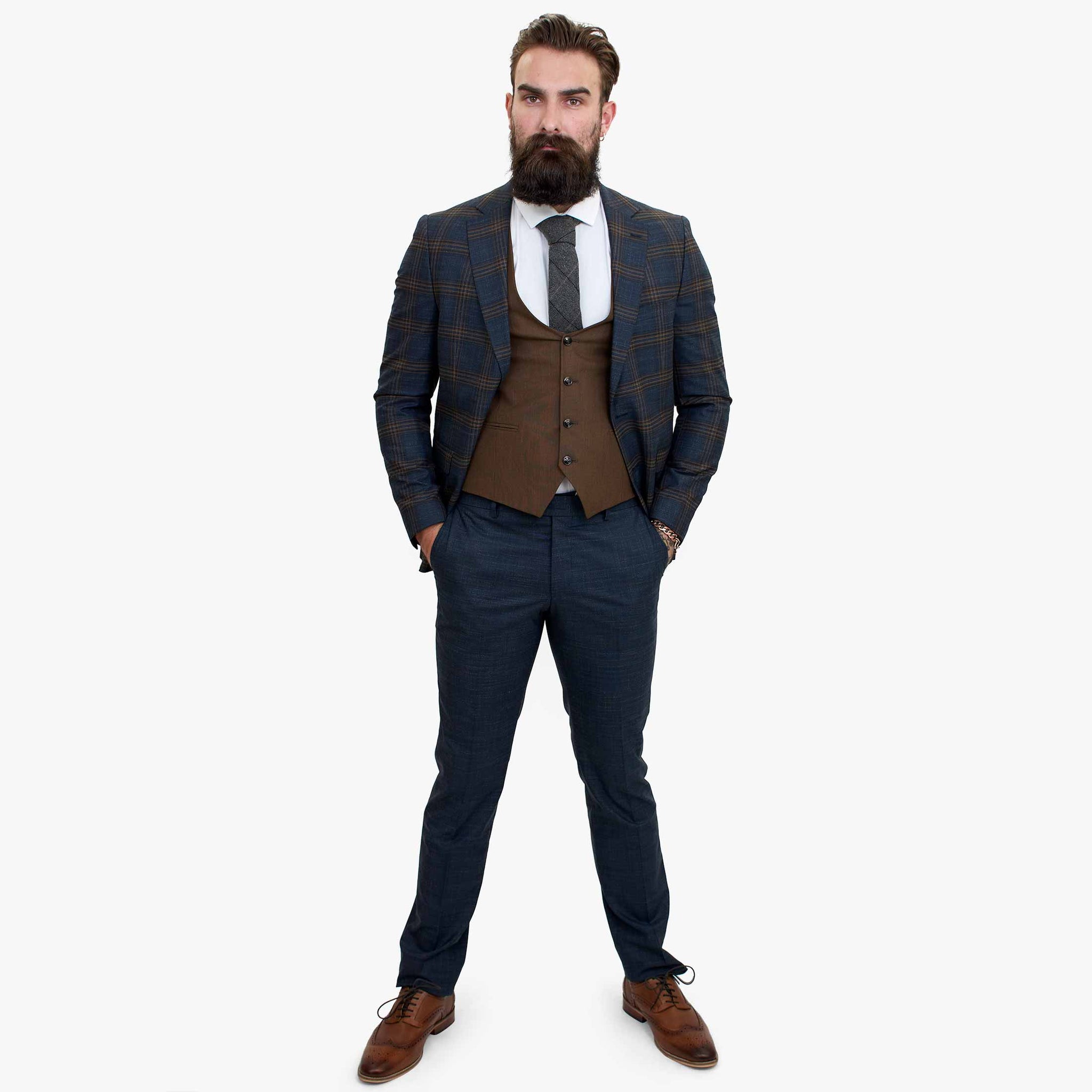 Terno de lã azul-marinho de 3 peças Happy Gentleman GRAZIE com colete marrom contrastante.