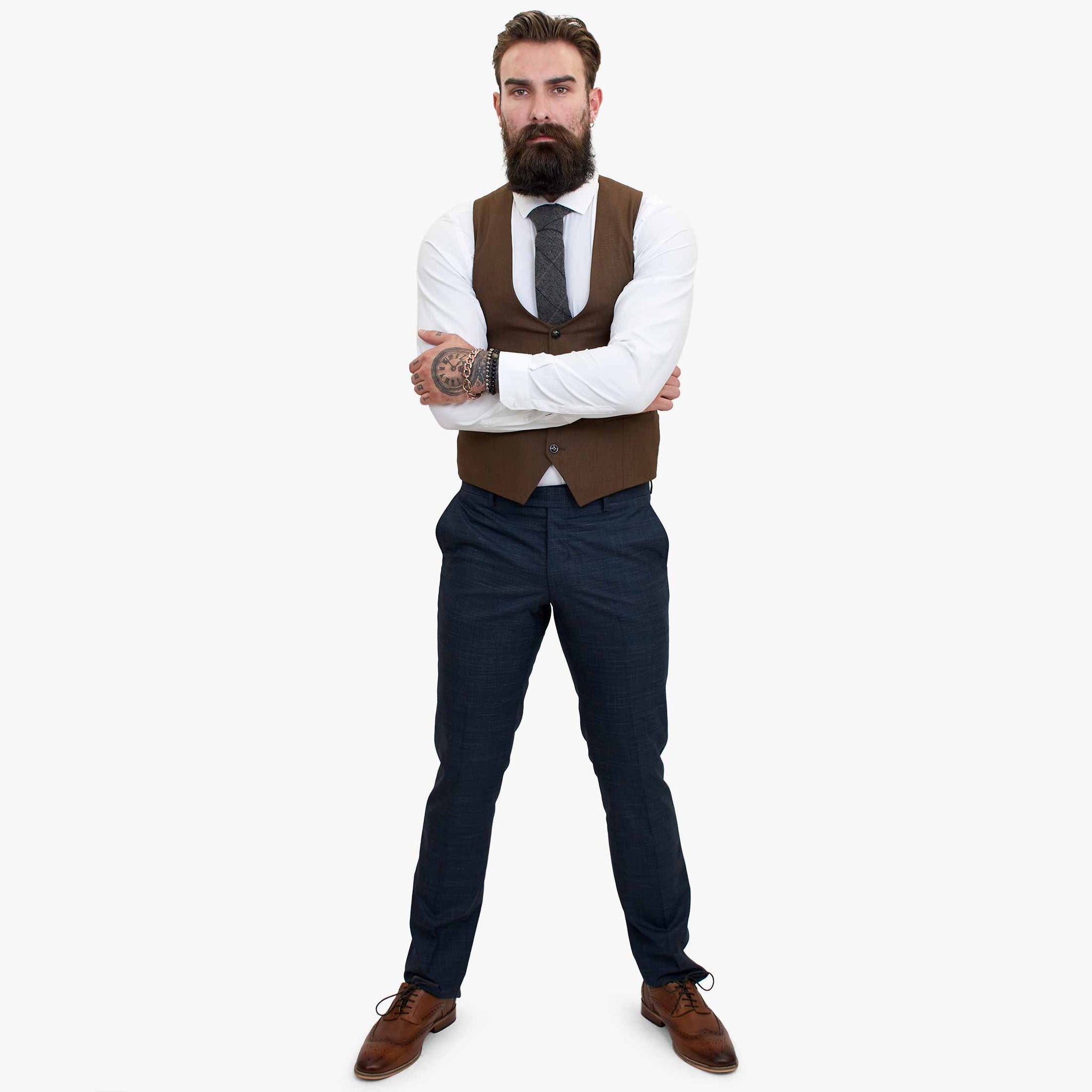 Terno de lã azul-marinho de 3 peças Happy Gentleman GRAZIE com colete marrom contrastante.