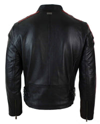Jaqueta masculina de couro legítimo, corte slim, estilo motociclista, com listras nas mangas e fechamento em zíper.