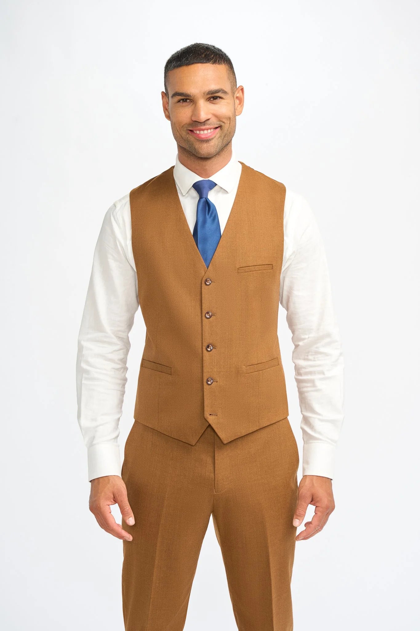 James - Terno masculino de lã marrom-camelo de 3 peças com corte sob medida.