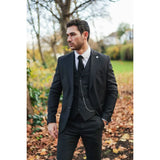 Terno clássico preto de três peças James para homem com lenço de bolso vermelho