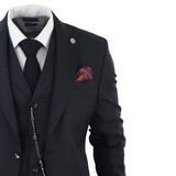 Terno clássico preto de três peças James para homem com lenço de bolso vermelho
