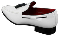 Mocassins masculinos de couro envernizado brilhante com borla, estilo casual elegante.