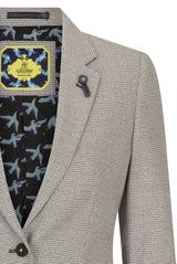 Blazer feminino bege em tweed e lã, estilo clássico de caça, vintage anos 1920, retrô.