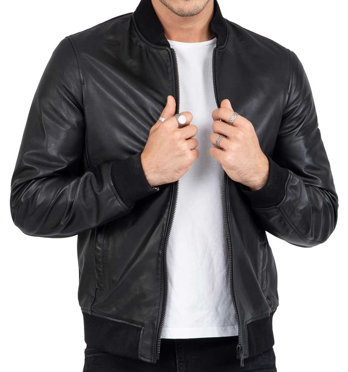 Jaqueta Bomber Preta Masculina em Couro Legítimo de Cordeiro, Corte Regular - B203