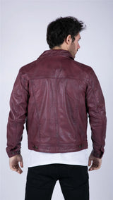Jaqueta camisa masculina de couro legítimo, cor vinho bordô, estilo retrô jeans, modelo Brando clássico.
