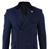 Sobretudo masculino azul-marinho de comprimento 3/4 com abotoamento duplo