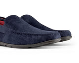 Sapatos masculinos de camurça com bico quadrado, estilo mocassim.