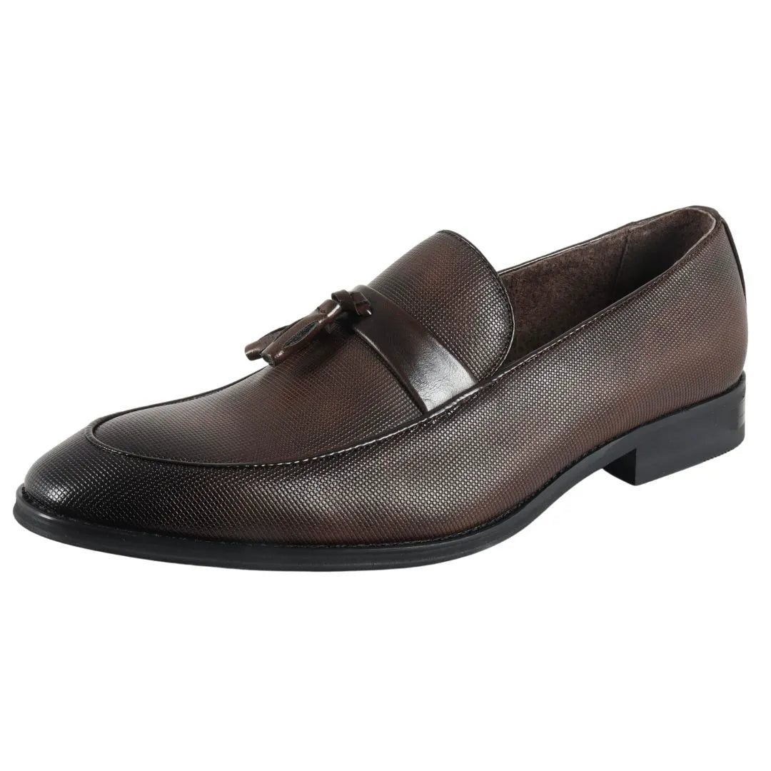 Sapatos sociais masculinos tipo mocassim com borla