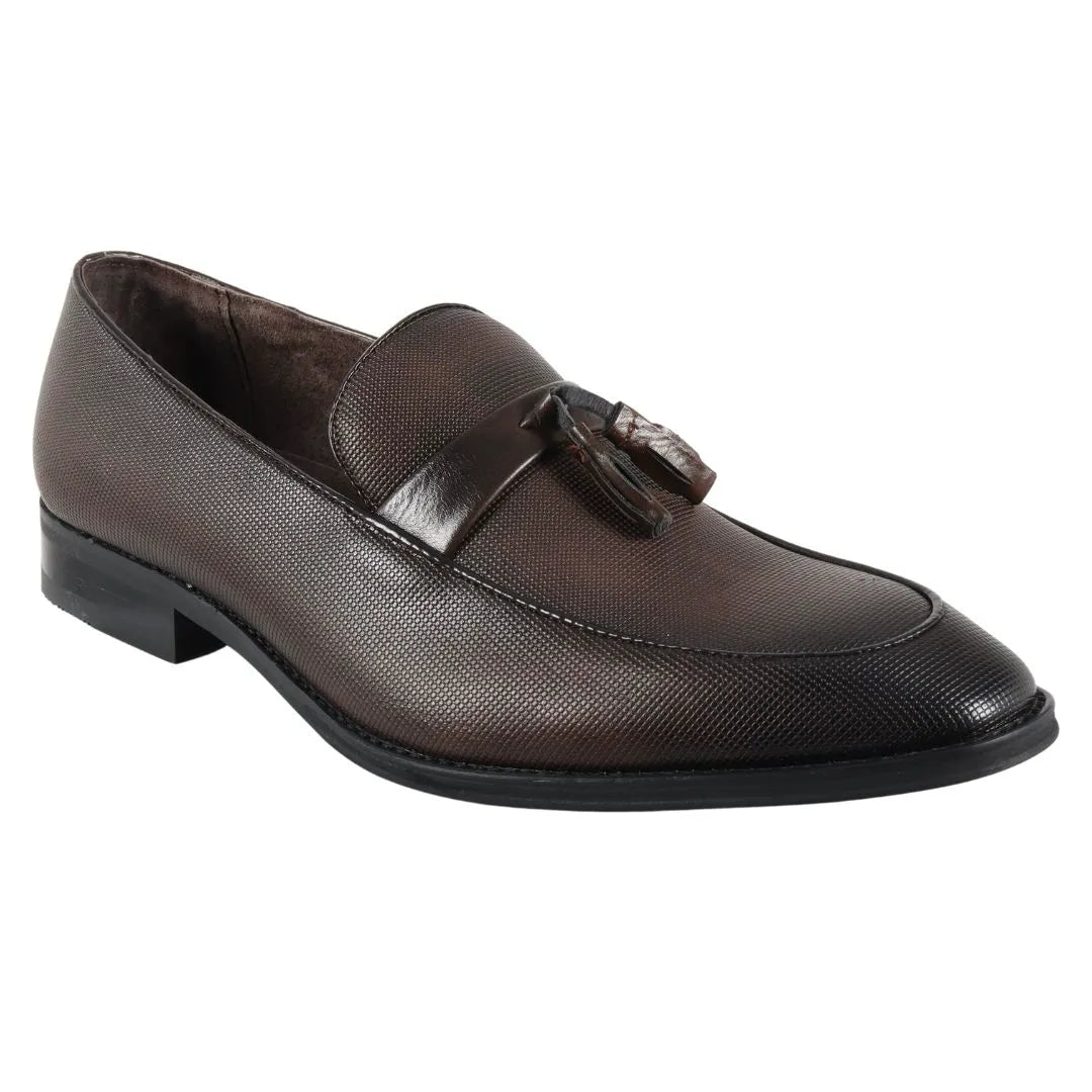 Sapatos sociais masculinos tipo mocassim com borla