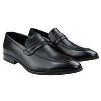 Mocassim masculino preto, modelo loafer, forrado em couro, sem fecho, elegante e formal.